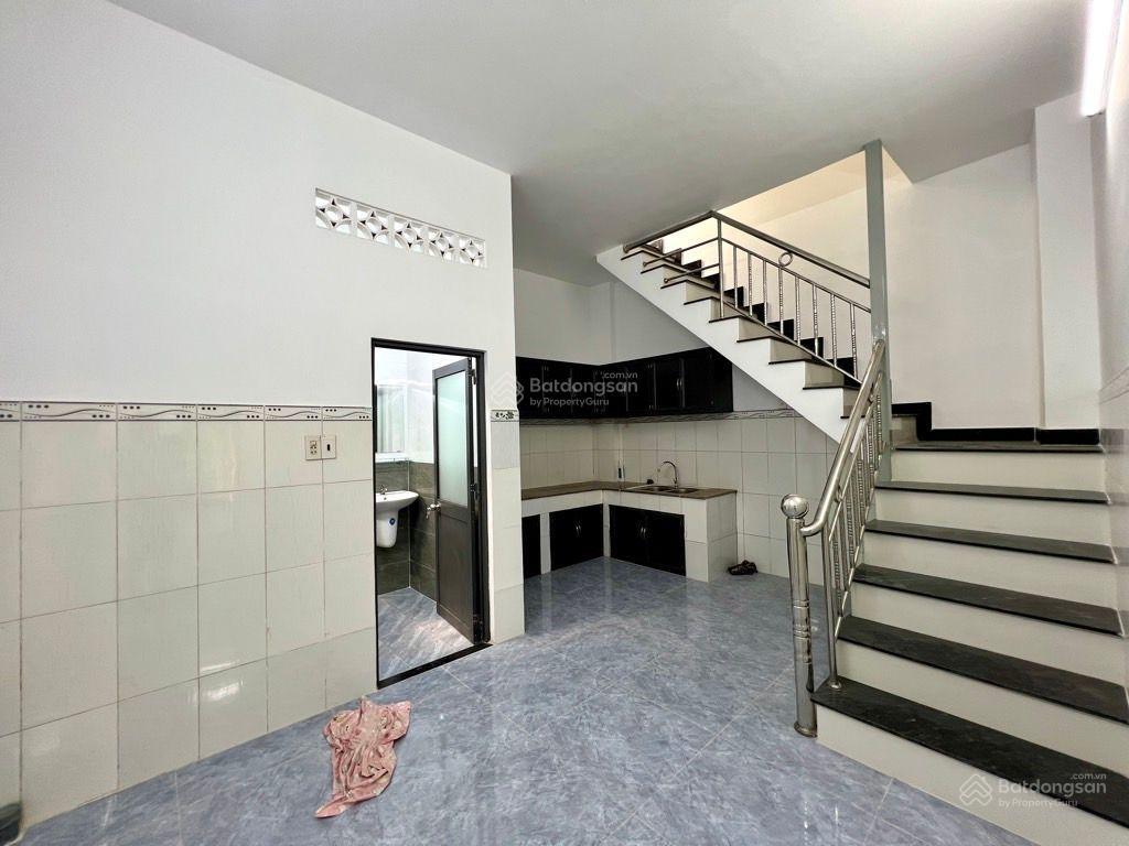 Bán nhà ngang khủng 5m  70,5m2  mà chỉ 4 tỷ  bình tân  2 tầng  kế tên lửa  vào ở ngay