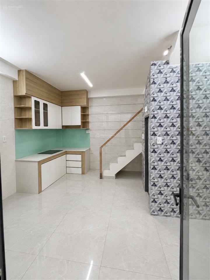 Bán nhà rẻ hẻm 4m thông  2 tầng  mà chỉ 2,8 tỷ  dts 47,2m2  kế tên lửa  vào ở ngay