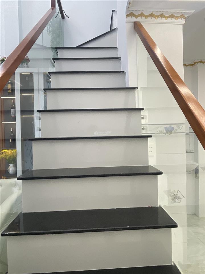 Bán nhà bình tân hẻm 6m thông  2 tầng  40m2  kế mt hương lộ 2  mà chỉ 3.8 tỷ vào ở ngay