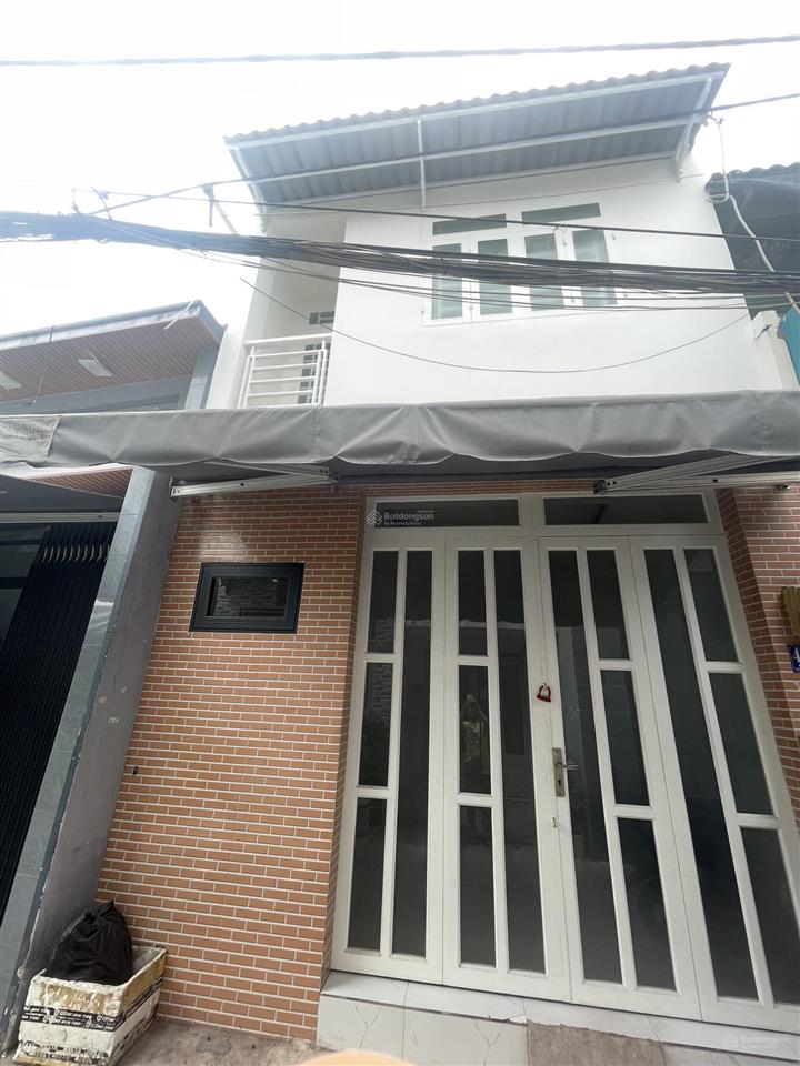 Bán nhà nhỏ bình tân  2 tầng  hẻm 4m thông  hcđ  mà chỉ 2 tỷ hơn tl ạ