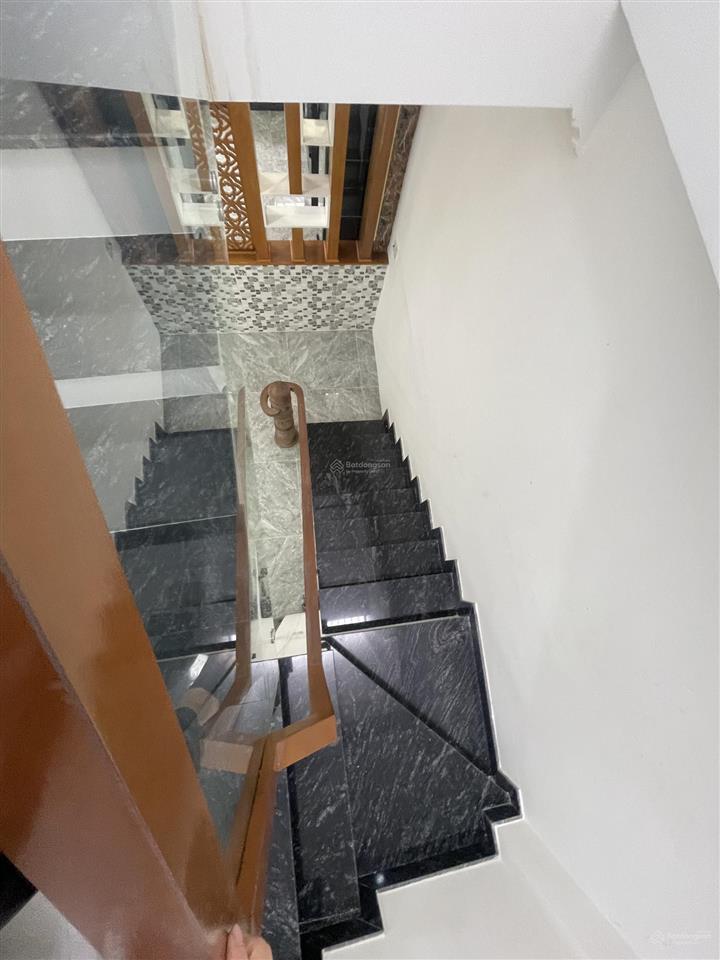 Bán nhà sát mặt tiền lê văn quới  5x10m  2 tầng  hxh 4m  vào ở ngay chỉ 5.545 tỷ tl