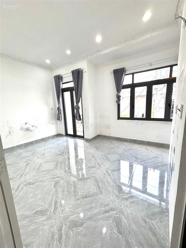 Bán nhà sát mặt tiền lê văn quới  5x10m  2 tầng  hxh 4m  vào ở ngay chỉ 5.545 tỷ tl