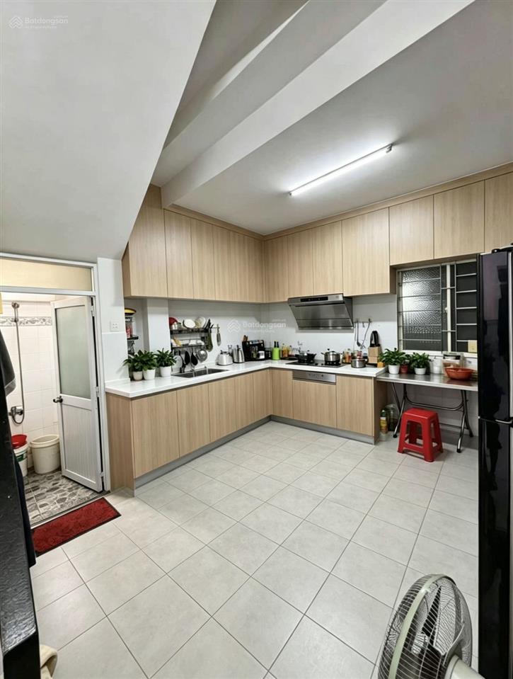 Bán nhà chính chủ  5 x 14  hẻm xe tải đỗ cửa 6m  2 tầng kế bà hom nhỉnh 4 tỷ
