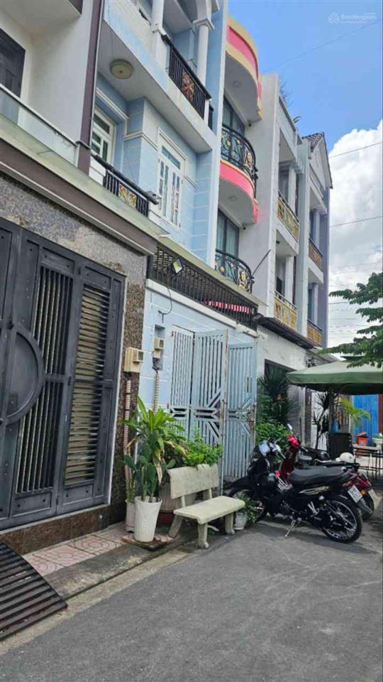 Bán nhà 4x15  2 mặt tiền lê văn quới  2 tầng  có phòng ngủ trệt   hẻm 6m thông  nhỉnh 4 tỷ tl