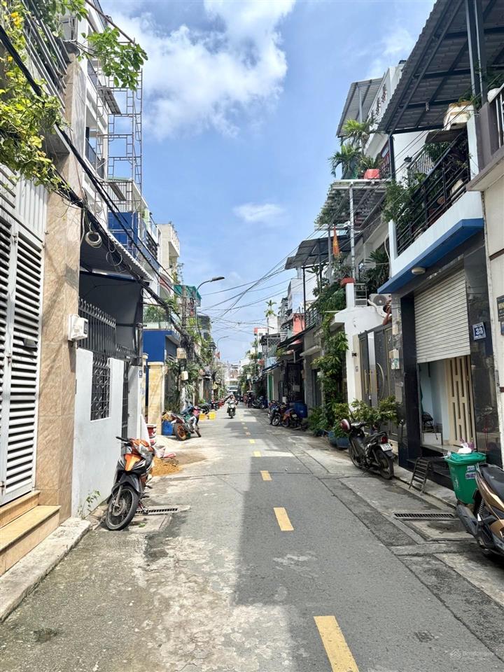 Hàng nóng " 2 tỷ 8 " ! có ngay nhà 32m2 bình tân 2 tầng kiên cố mới keng hẻm 5m thông vào ở ngay !