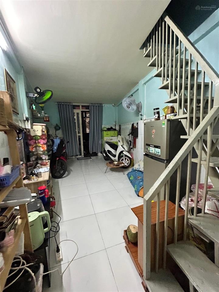 "hiếm"! bán nhà 2 tỷ xíu! 30m2 bình tân 2 tầng, 2 mặt hẻm 4m thông, 3p ra bv bình tân chính chủ