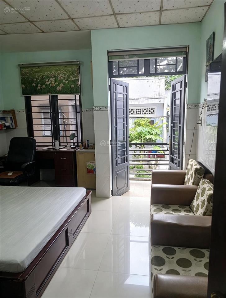 Ngay phú lâm, q6  2 tầng btct 4x10  xe hơi tới cửa  phố ẩm thực nhỉnh 3 tỷ tl