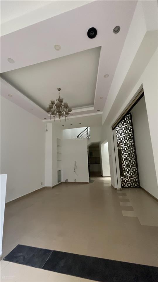 Nhà ngay bình tân 3 tầng btct  77,7m2 xe hơi tới cửa thông  giáp tên lửa  sổ riêng  4.8 tỷ tl