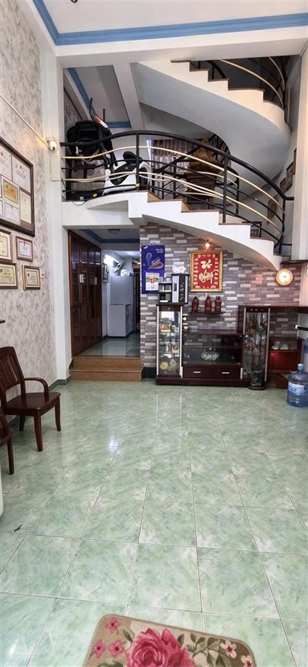 Ngay tân tạo  2 tầng  37m2  xe hơi thông thoáng  sát kênh tham lương  nhỉnh 2 tỷ