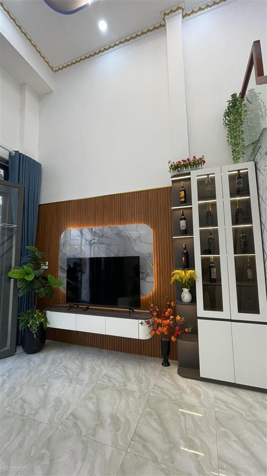 4x10 bình tân  xe hơi 6m tới cửa  khu cao tầng  2 tầng btct mới  giáp tân phú nhỉnh 2 tỷ tl