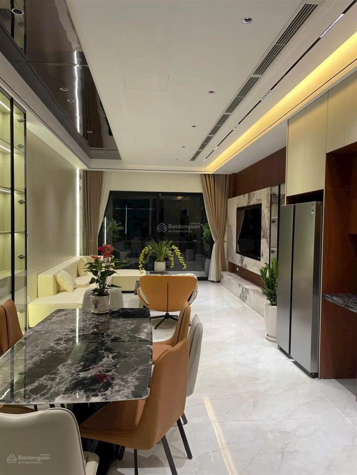 Bán nhà riêng tư đình long biên 71m2 x7 tầng, gara 2 xe 7 chỗ