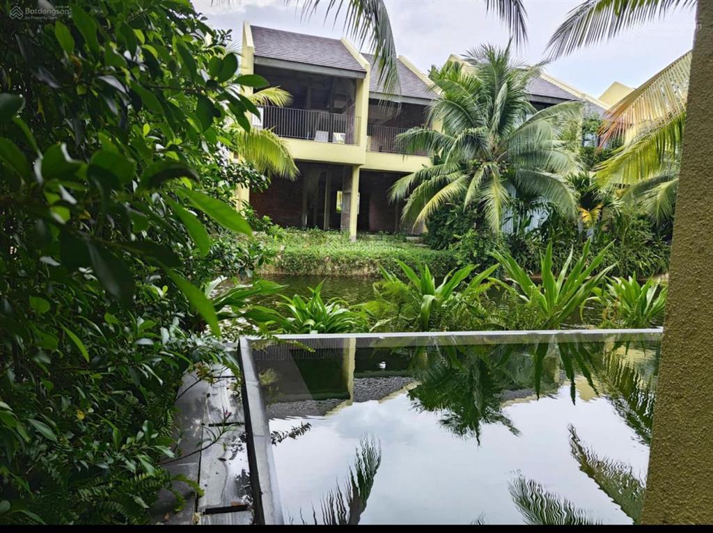 Chính chủ nhờ bán biệt thự
casamia calm đồng nà, hội an
150m2, mt 10m, 3 tầng, căn kiểu mẫu vip kd