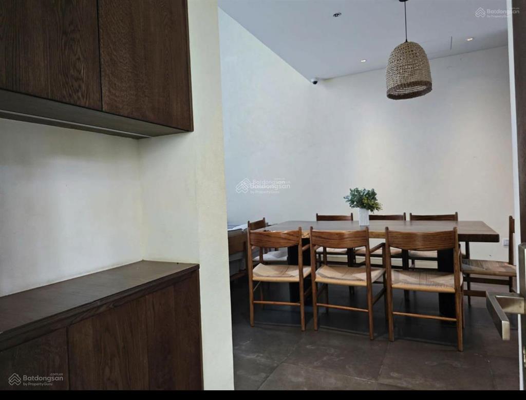 Chính chủ nhờ bán biệt thự
casamia calm đồng nà, hội an
150m2, mt 10m, 3 tầng, căn kiểu mẫu vip kd