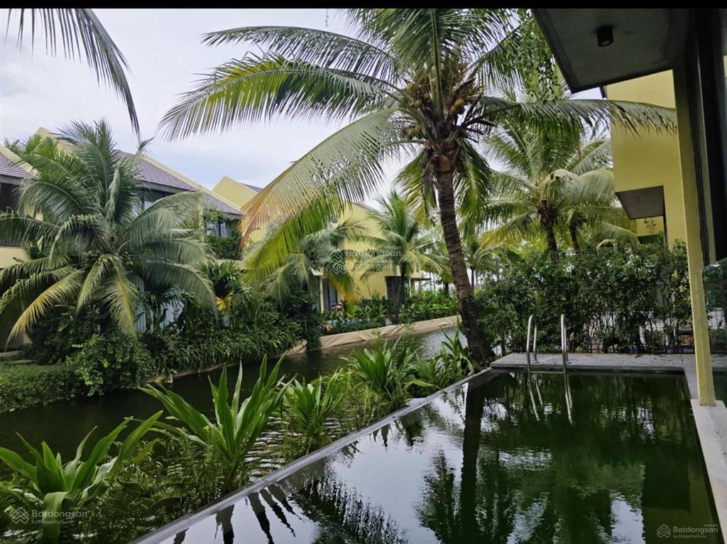 Chính chủ nhờ bán biệt thự
casamia calm đồng nà, hội an
150m2, mt 10m, 3 tầng, căn kiểu mẫu vip kd