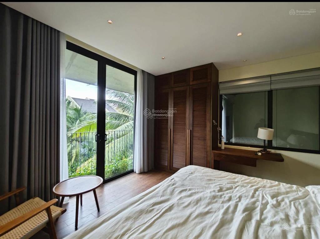 Chính chủ nhờ bán biệt thự
casamia calm đồng nà, hội an
150m2, mt 10m, 3 tầng, căn kiểu mẫu vip kd