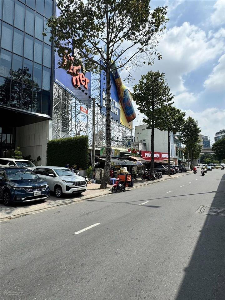 Đối diện landmark 81  toà nhà mt nguyễn hữu cảnh bình thạnh  dt 10x25m  h7t  giá chỉ 68 tỷ