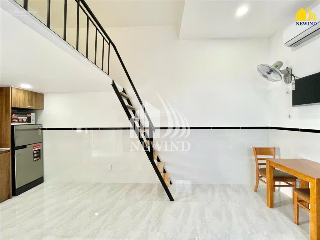 Căn hộ có gác full nội thất máy giặt riêng chỉ tính điện nước giá nhà nước