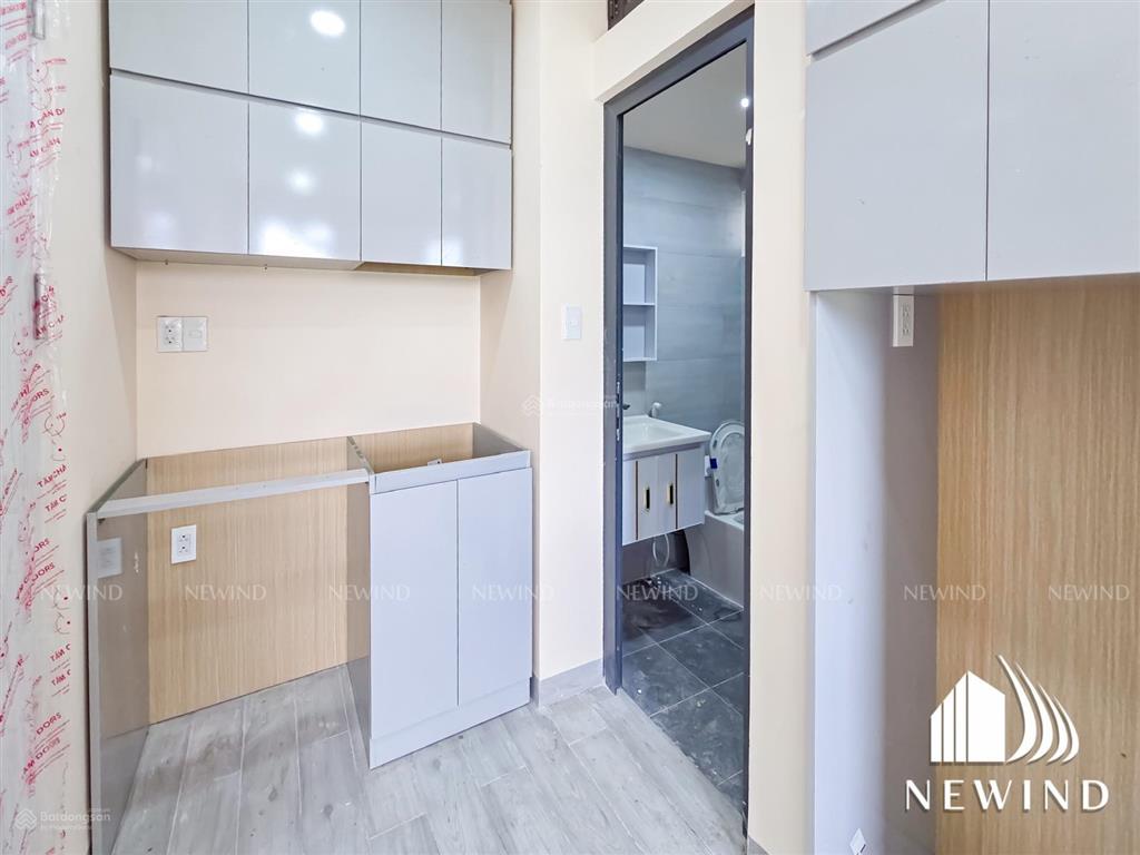 Phòng studio cửa sổ đón gió đầy đủ nội thất mới xây có máy giặt riêng gần pvgas, secc, tdtu, rmit