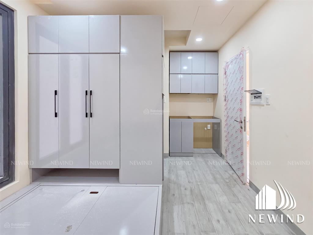 Phòng studio cửa sổ đầy đủ nội thất mới xây có máy giặt riêng gần pvgas, secc, tdtu, rmit