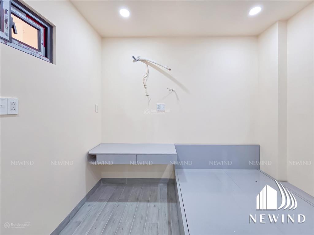 Phòng studio cửa sổ đầy đủ nội thất mới xây có máy giặt riêng gần pvgas, secc, tdtu, rmit