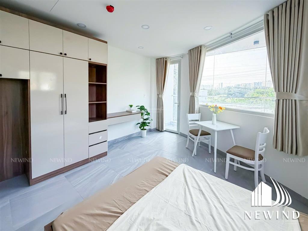 Căn hộ studio tách bếp có ban công thoáng đầy đủ nội thất máy giặt riêng