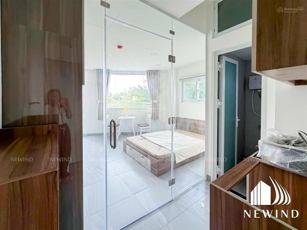 Căn hộ studio tách bếp có ban công thoáng đầy đủ nội thất máy giặt riêng