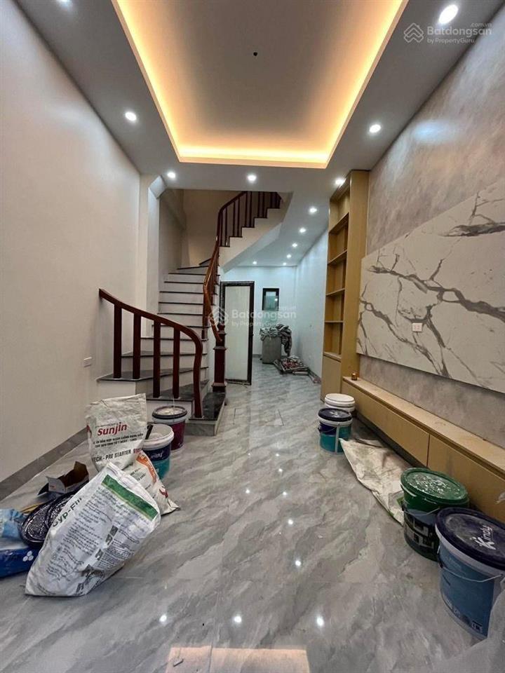 Bán nhà riêng tại tân mai, 6 tỷ, 32m2, 4pn, 4wc, đẹp, nhiều tiện ích