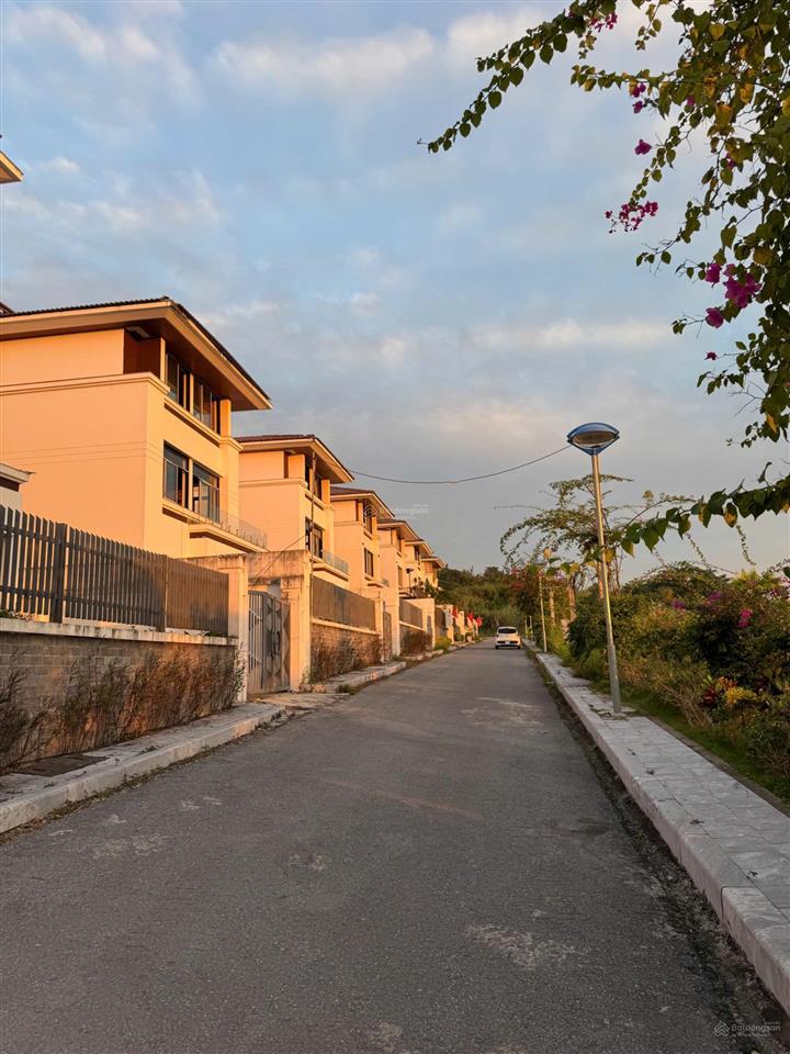 Biệt thự view trực diện vịnh hạ long giá chỉ 19 tỷ