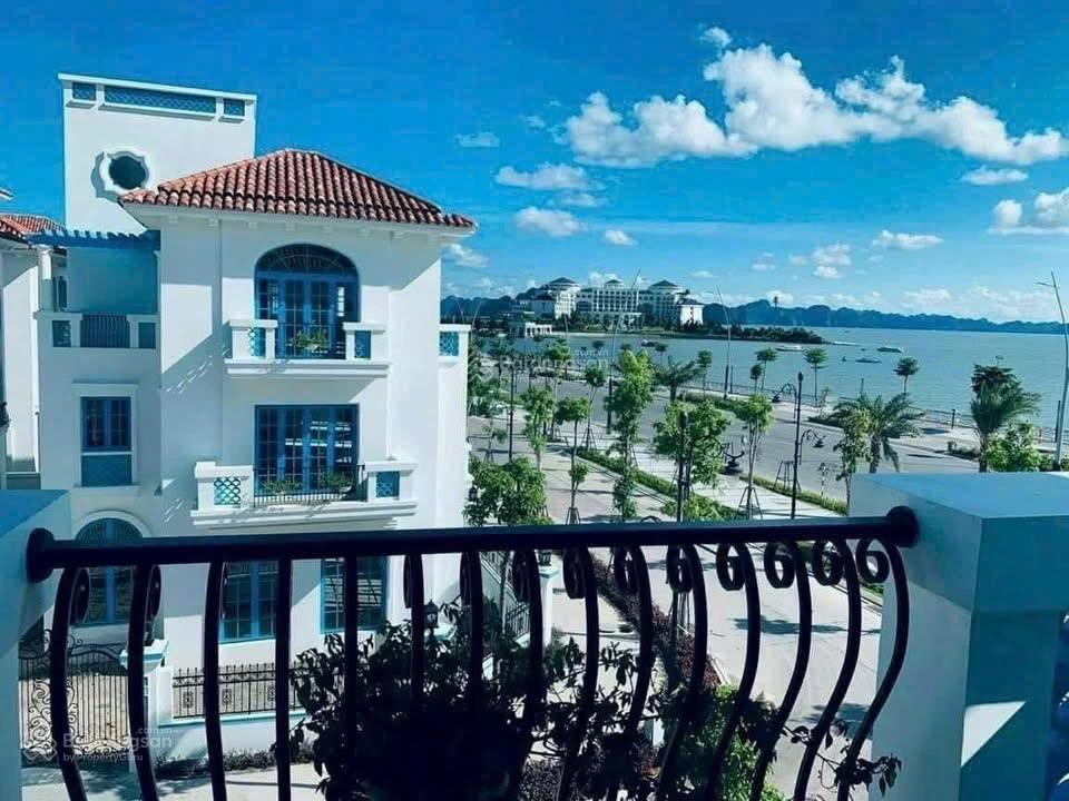 Bán gấp căn tứ lập dt 175 m² giá chỉ 18,x tỷ/căn dự án sun feria bãi cháy mặt vịnh hạ long