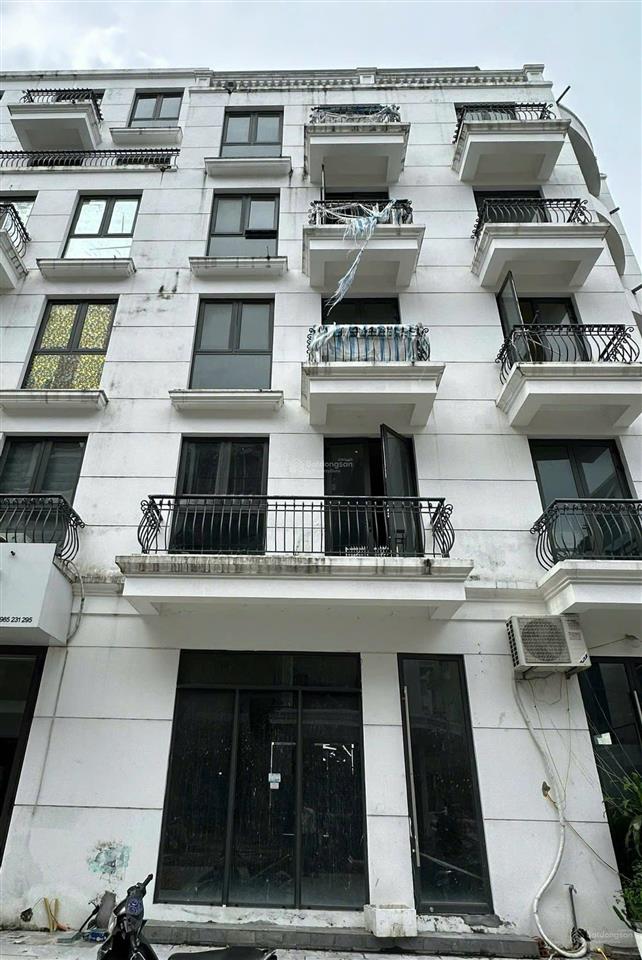Bán cắt lỗ căn shophouse việt hàn đối diện trường văn lang hạ long