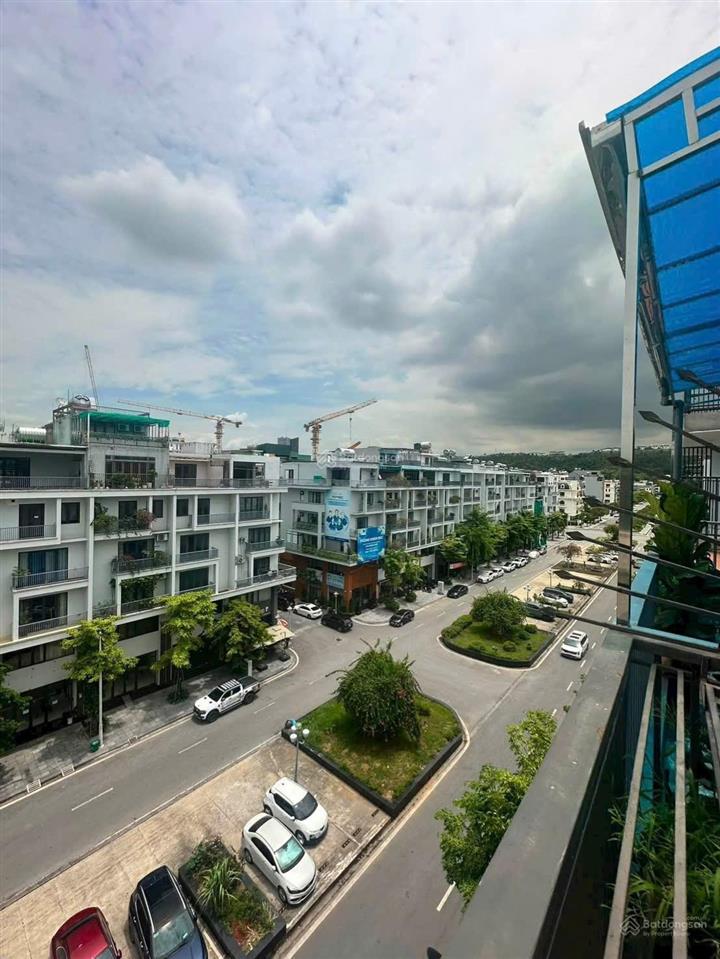 Bán nhanh căn liền kề monbay trục thông ra quảng trường