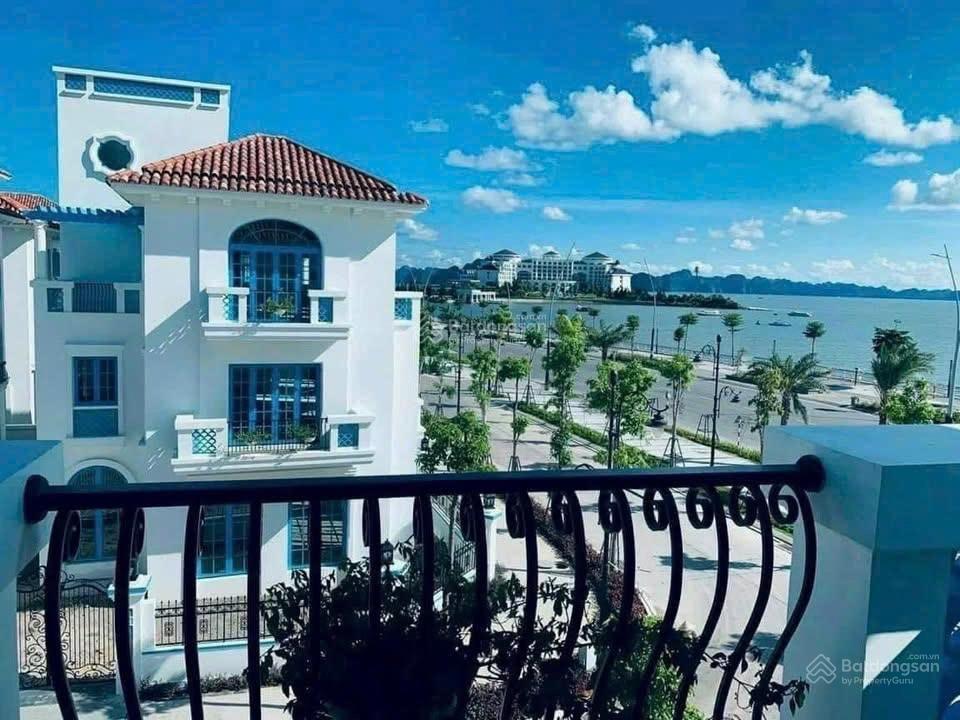 Bán gấp biệt thự đơn lập, dt 435m2 giá 5x tỷ, full nt thu về 2 tỷ/năm, rẻ bất ngờ, sổ hồng trao tay