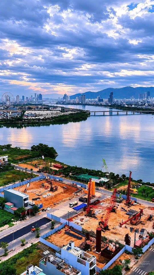 Sở hữu căn 2pn toà slight view sông, cách biển chỉ 3p di chuyển. giá dự kiến nhỉnh 3 tỷ