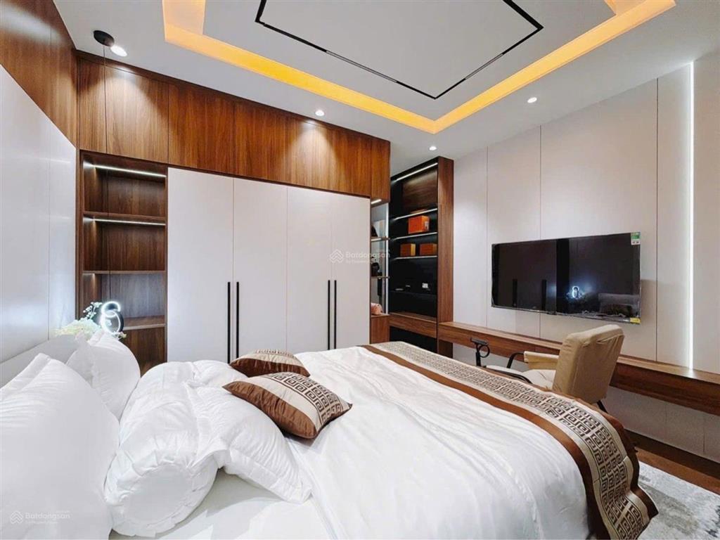Bán nhà mới xây 100%  kdc tân quy đông  76m2 4 tầng thang máy  view công viên  giá nhỉnh 20 tỷ