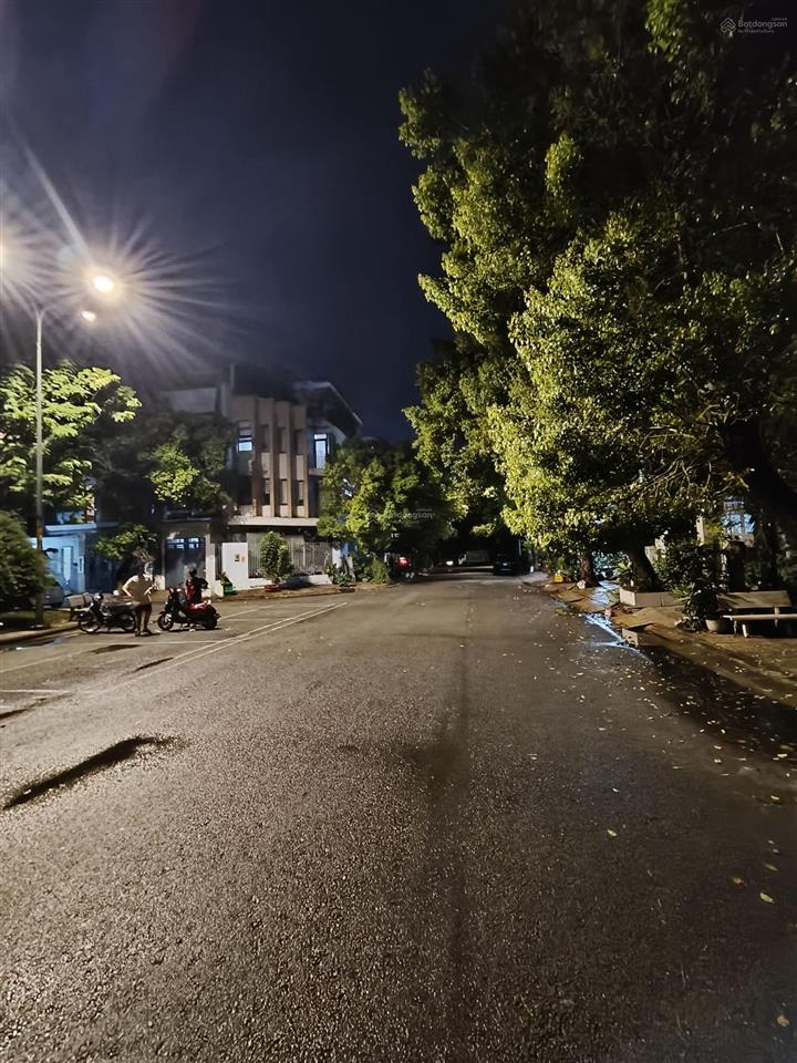 Bán nhà mới xây 100%  kdc tân quy đông  76m2 4 tầng thang máy  view công viên  giá nhỉnh 20 tỷ