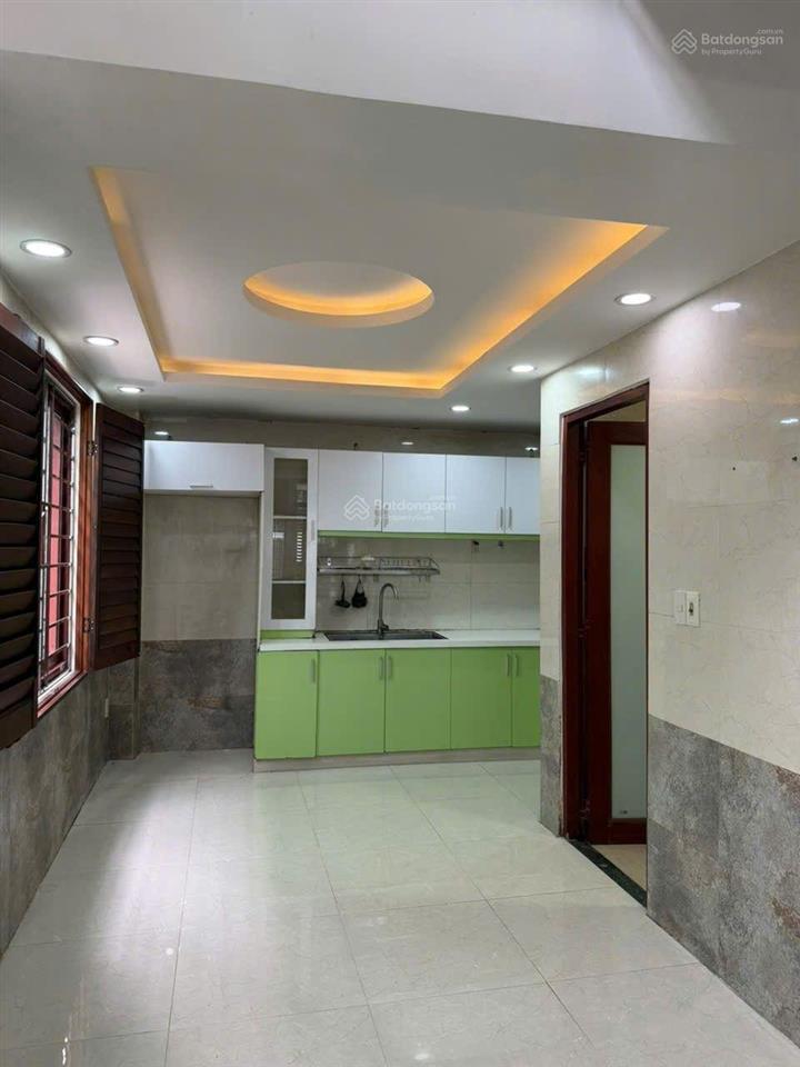 Siêu phẩm giá rẻ. nhà 3 tầng 2mk ô tô nguyễn công hoan