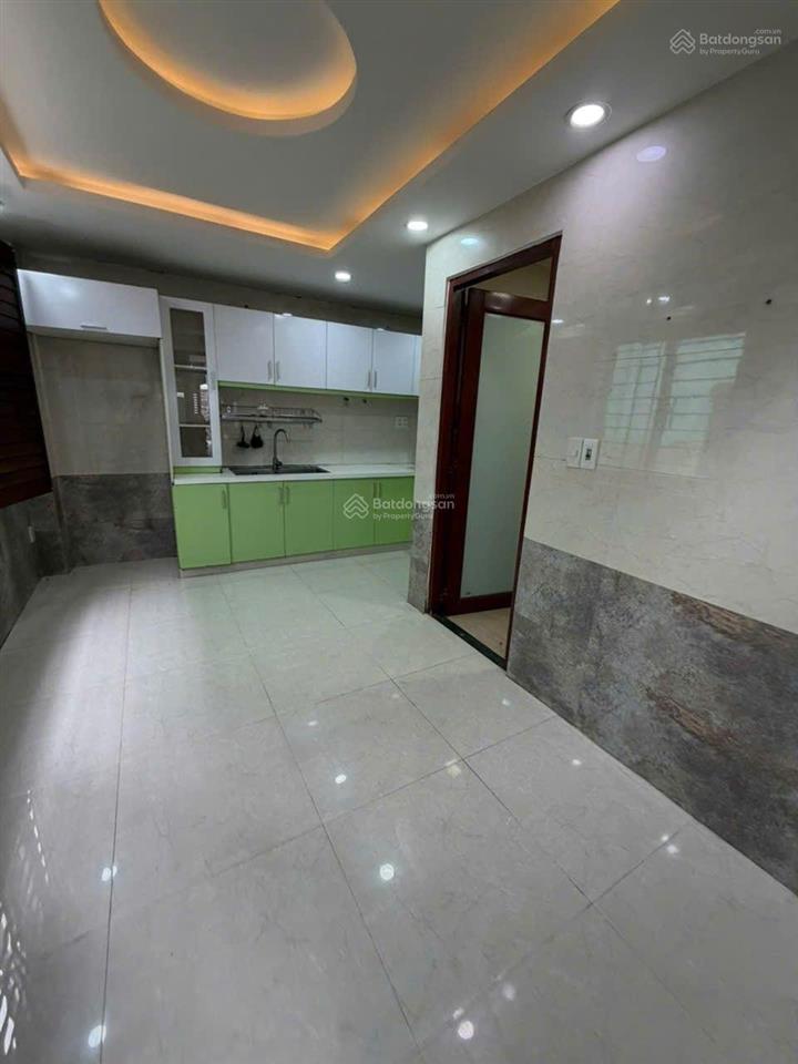 Siêu phẩm giá rẻ. nhà 3 tầng 2mk ô tô nguyễn công hoan