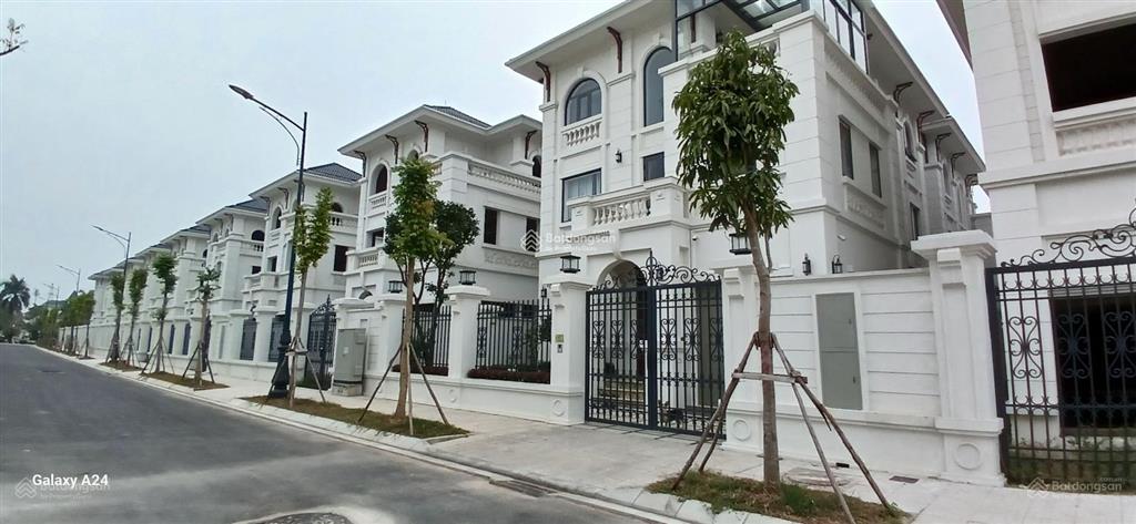 Bán biệt thự vườn cam vinapol 200m2, đường 20,5m, giá 32 tỷ