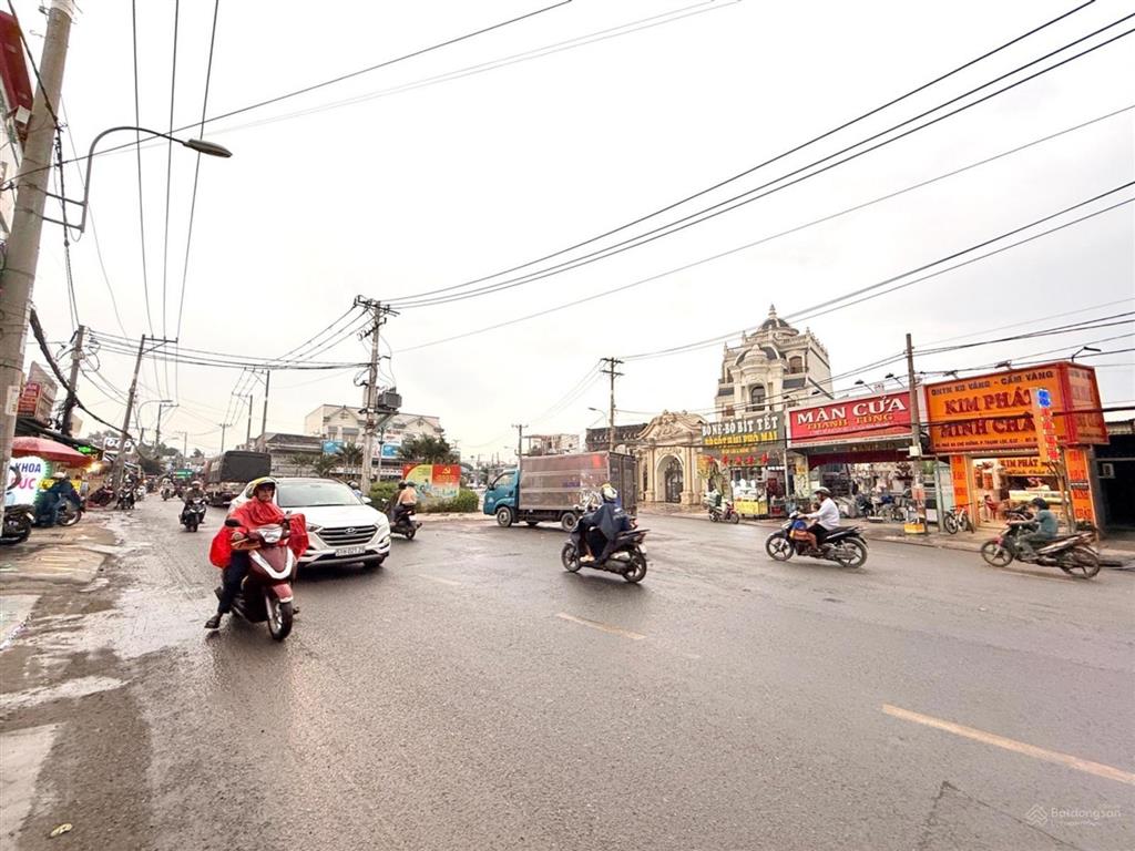 Mặt tiền thạnh lộc ngay chợ  4 tầng  5.9 tỷ