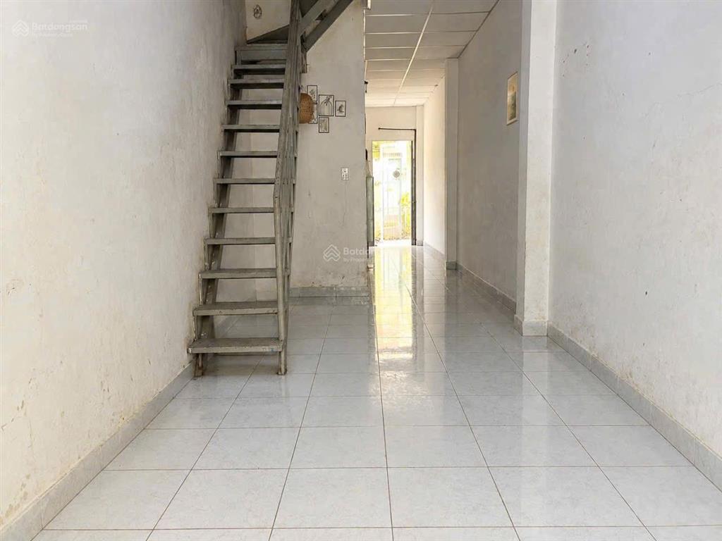 Nhà nguyên căn dương quảng hàm  10tr/tháng thương lượng.
