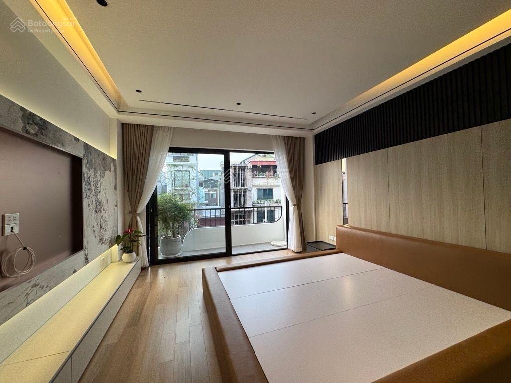 Bán nhà phố cổ linh, gara 2 ô tô 7 chổ, full nội thất, 71 m2, 7 tầng, thang máy, chỉ nhỉnh 19 tỷ.