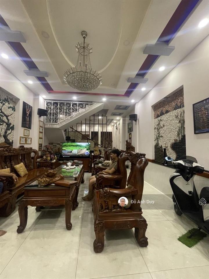 Nhà hẻm kinh doanh 90 m 5 tầng 10 tỹ xíu đường 10 m thông