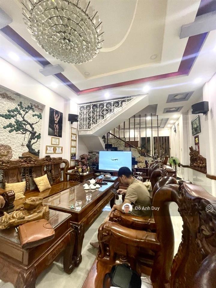 Nhà hẻm kinh doanh 90 m 5 tầng 10 tỹ xíu đường 10 m thông