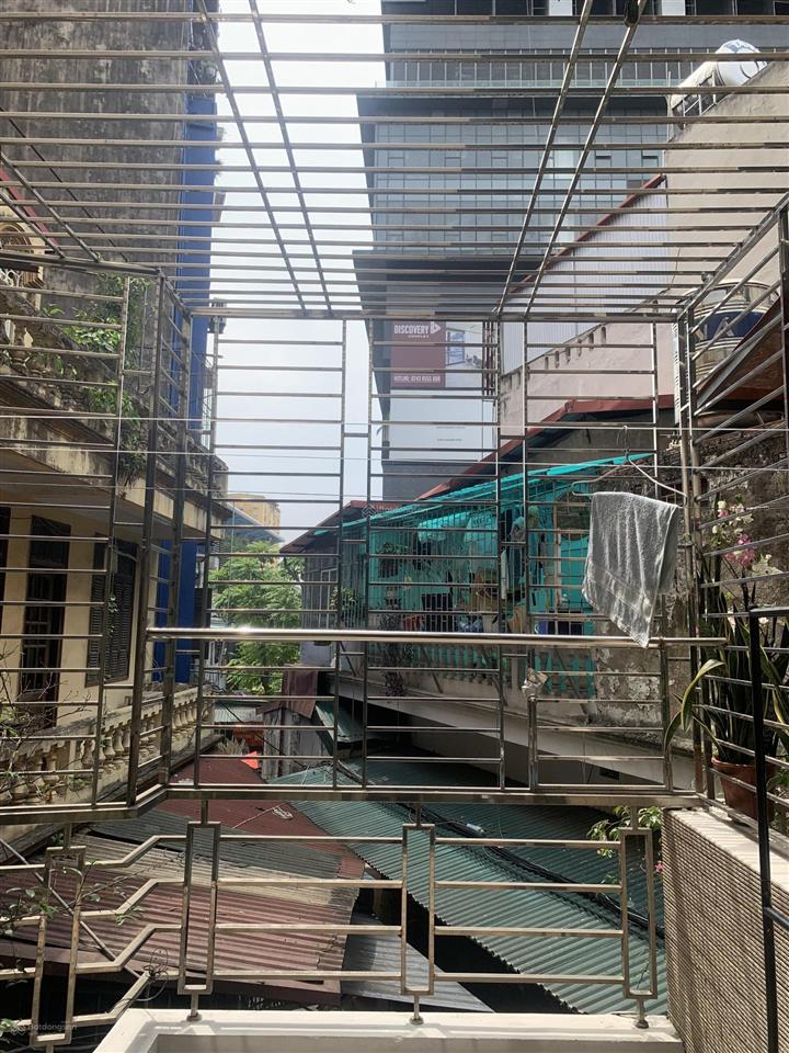 Bán nhà riêng chính chủ, 60m2, chắc chắn, ô tô vào nhà, sầm uất kinh doanh