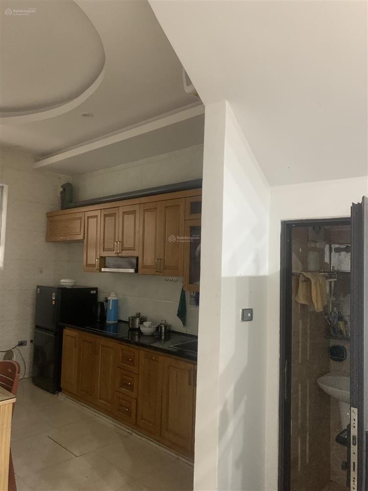 Bán nhà riêng chính chủ, 60m2, chắc chắn, ô tô vào nhà, sầm uất kinh doanh