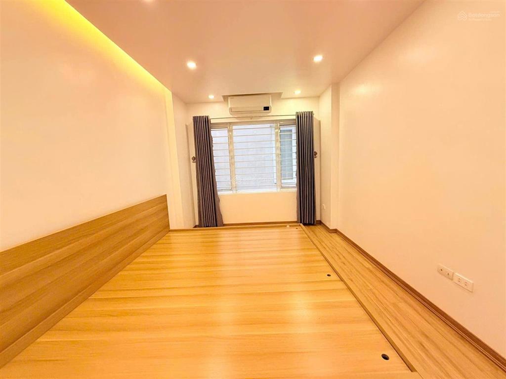 Bán nhà 34m2 giá siêu hời 9,9 tỷ tại trần thái tông, dịch vọng, q.cầu giấy
