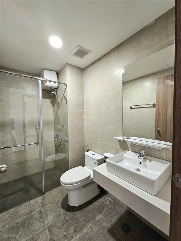 Cho thuê 56m2 akari city 2pn giá 7,5tr tháng sẵn ít nội thất cơ bản ở liền được.