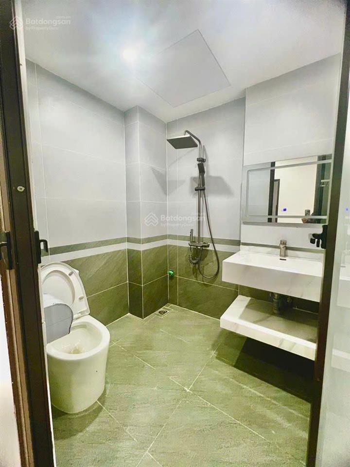 Bán nhà tân mai 30m, 5 tầng, 3 ngủ giá chỉ 6,75 tỷ,sổ đỏ cc vuông, nhà 20m ra mặt phố tân mai
