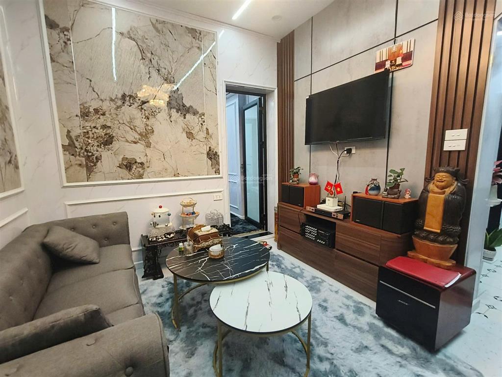 Bán nhà tân mai trung tâm quận hoàng mai, mặt ngõ thông ô tô tránh, dt 38m2, chỉ 153tr/m2, sổ cc