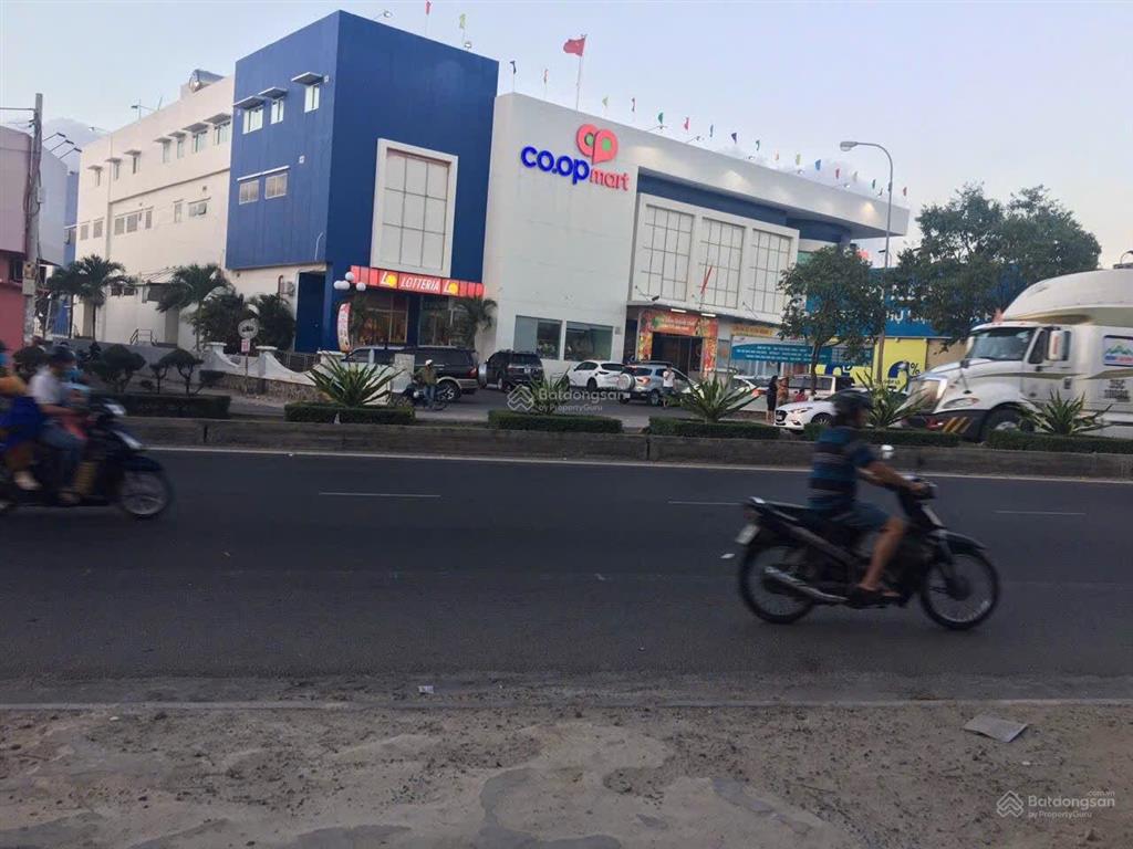 Bán nhà mặt phố 2173 hùng vương, 10,85 tỷ, 297m2, giá tốt